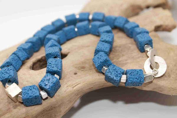 Collier "Lava Blue Würfel" Halskette aus Lava handmade